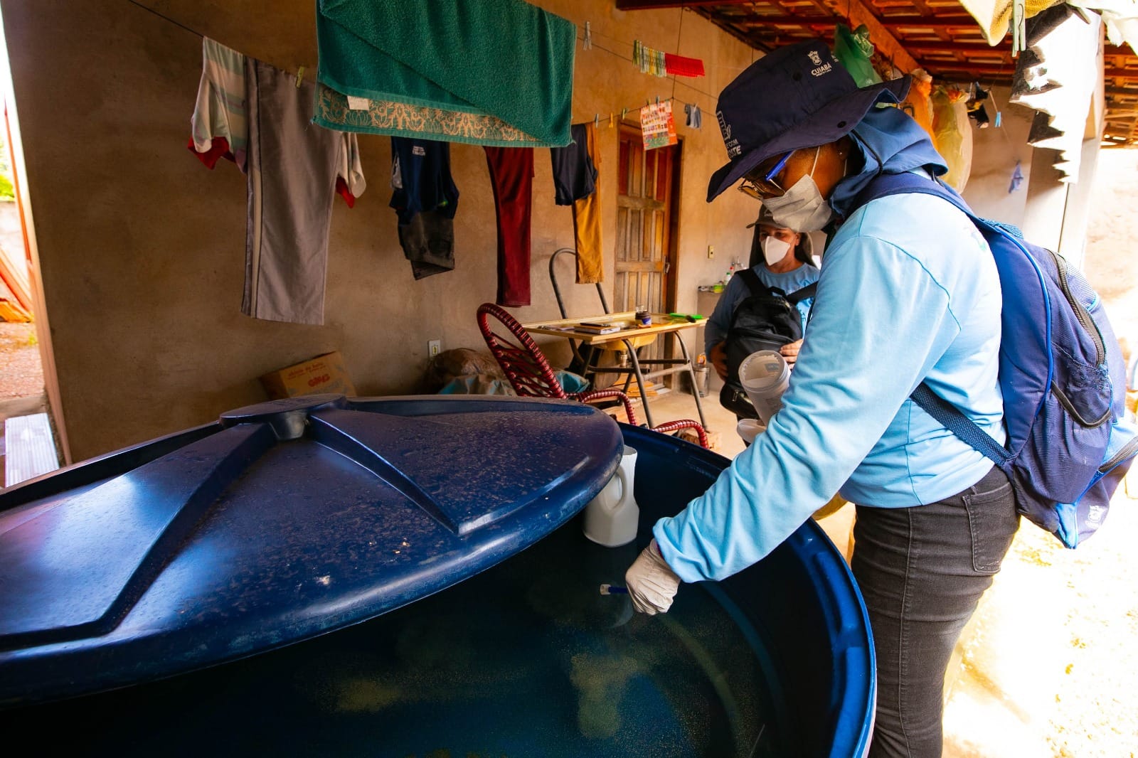 Prefeitura de Cuiabá reforça combate às arboviroses com uso de larvicida biológico