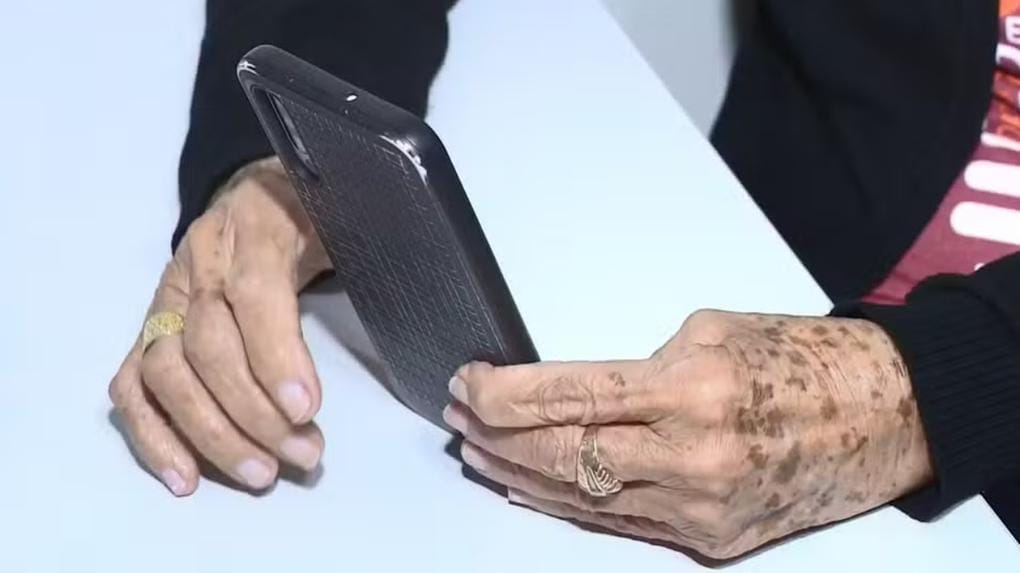 TJ anula contrato firmado por telefone e manda associação devolver valores para idosa