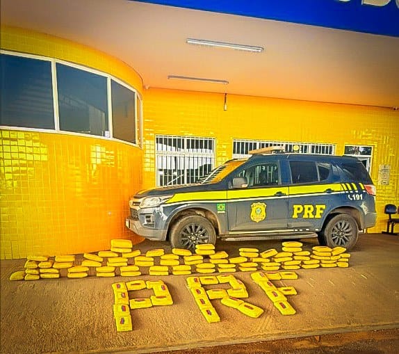 PRF apreende mais de 100 kg de supermaconha em caminhão semirreboque em rodovia em MT