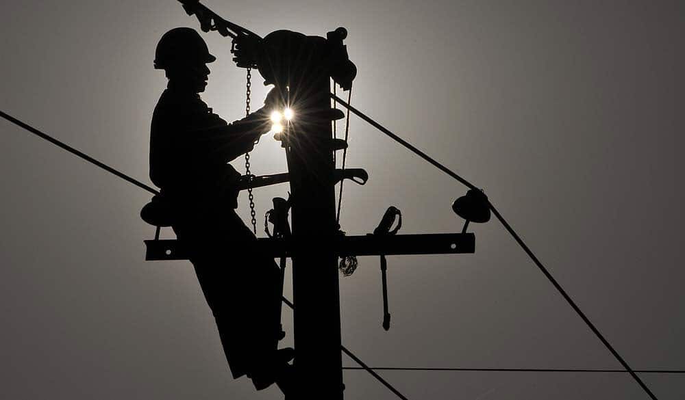 Consumidor rural em MT será indenizado após cobrança excessiva e corte de energia