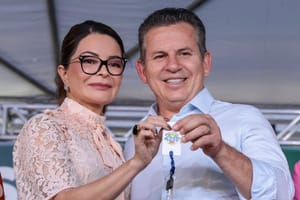 Governador e primeira-dama entregam 86 casas do programa SER Família Habitação em VG