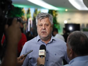 Stopa diz ter sido vítima de “flagrante forjado”, cita danos psicológicos e quer R$ 50 mil