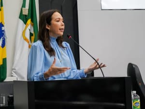 Vereadora critica gestão da Educação em Cuiabá e diz que secretária está "perdida"