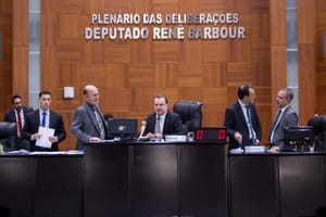 AL amplia fala de deputados e duração das sessões após cobrança por mais debates