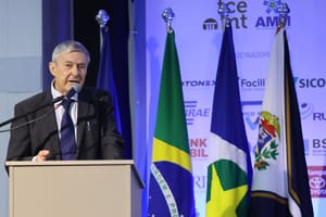 Teis orienta gestores sobre execução de recursos e prestação de contas no Encontro Mato-grossense