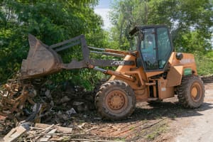 Limpurb retira 180 toneladas de lixo em bolsão no Altos do Coxipó