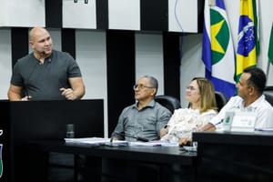 Prefeito reforça compromisso com famílias ameaçadas de despejo em bairros de Cuiabá