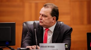 MT regulamenta lei de Max Russi que exige a linguagem simples nas informações do poder público