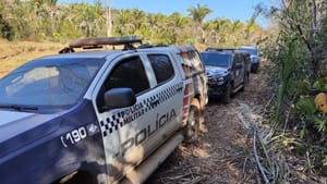 PC prende jovem por roubo em fazenda em Cuiabá após identificá-lo por celular deixado no local