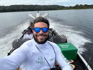 Henrique e Juliano curtem Carnaval no Teles Pires, em Mato Grosso