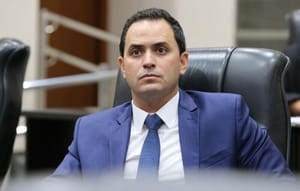 Botelho se afasta por 121 dias e Diego Guimarães assume presidência da CCJR da ALMT