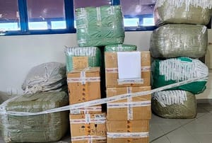 Sefaz apreende mercadorias irregulares escondidas em carga de bobinas de aço