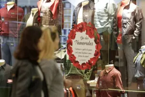 Apaixonados devem gastar até R$ 400 em presentes no Dia dos Namorados em MT