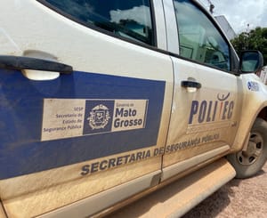 Funcionário de fazenda perde controle de moto, bate em árvore e morre em MT