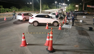 Lei Seca terminam com 13 motoristas presos por embriaguez ao volante na madrugada deste domingo
