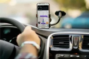Empresa de App é condenada após motorista aumentar valor da corrida e xingar passageira