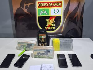 Traficantes são presos com  drogas no estacionamento de supermercado