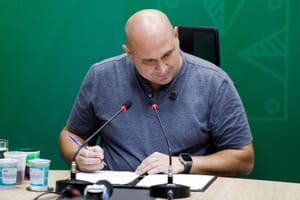 Prefeito lembra dívida de R$ 700 milhões e atraso salarial  herdados de Emanuel Pinheiro