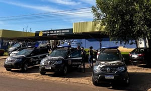 Menor avisou ‘namorada’ que havia matado o pai e recebeu ordem para assassinar a mãe: ‘atira nela’