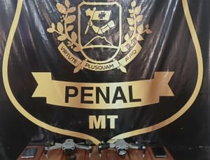 Motociclistas e drones são flagrados arremessando celulares, drogas e fumo em penitenciária