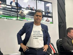 Vereadora critica postura de ex-prefeito durante CPI: “Tratou como um palco para seu show pessoal”