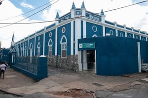 Governador cita aluguel de R$ 500 mil e novo Hospital Central ao justificar fim da Santa Casa