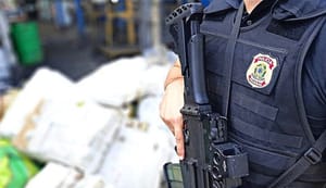 PF deflagra operação contra o tráfico de drogas e lavagem e prende presidente do MDB