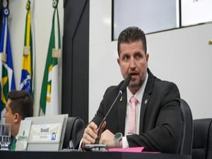 Câmara aprova projeto que proíbe mulheres trans em competições femininas