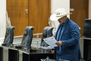 Em 1ª votação, Assembleia aprova projeto que proíbe transição de gênero em menores de 18 anos em MT