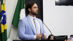 Vereador considera episódio entre prefeito e vice como "constrangedor"