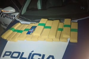 Dois traficantes são presos com 15 tabletes de maconha durante abordagem em rodovia