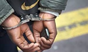 Morador de rua é preso por exibir órgão sexual e perseguir mulher em Cuiabá