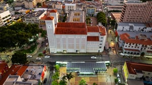 Cuiabá terá desfile na avenida Getúlio Vargas e comércio aberto no domingo; veja programação