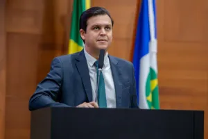 Deputado rebate Abilio e afirma que PL que procurou MDB para formar aliança nas eleições de 2026
