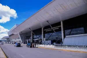 Avião não consegue pousar em Mato Grosso e desvia para MS durante tempestade