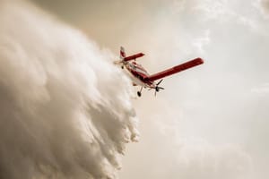 Corpo de Bombeiros reforça ações contra incêndio que atinge parque estadual há quatro dias