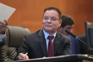 Botelho critica Medeiros e descarta apoiá-lo na disputa ao Senado: “não produz nada”