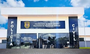 Homem é preso por descumprir medidas protetivas e perseguir ex-companheira