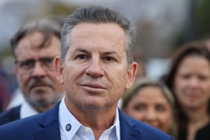 Mauro Mendes recebe comenda no Senado por avanços na alfabetização em Mato Grosso