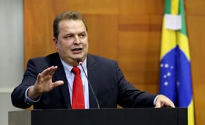 Max deve cruzar a fronteira dos 100 mil votos, apontam quantitativas