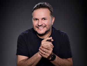 Fabricio Carvalho lança obra que investiga como as Big Techs moldam os sentidos do presente