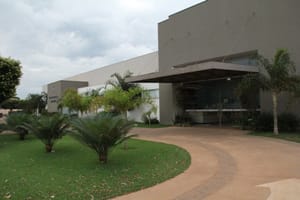 Justiça inicia pagamento a ex-empregados de hospital e dará prioridade a quem aceitar descontos