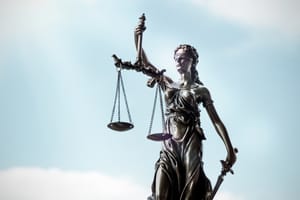 Criminoso é condenado a 28 anos de cadeia por homicídio de rapaz e corrupção de menor