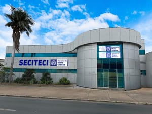 Inscrições de seletivo para professores e técnicos com salário de R$ 12 mil terminam domingo