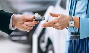 Justiça determina que homem devolva carro que emprestou da ex após fim do namoro em MT