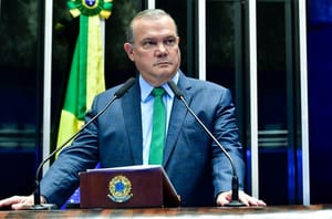 Senador defende pagamento escalonado de RGA aos servidores e nomeação de aprovados em MT