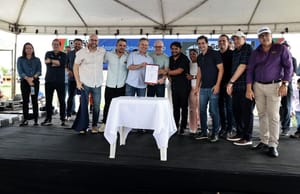 Governador inaugura núcleo militar e autoriza novas obras em dois municípios