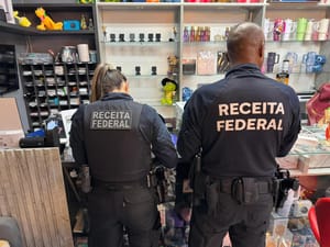 PF e Receita fazem operação para apreender cigarros eletrônicos contrabandeados