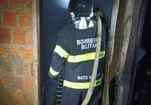 Homem é suspeito de incendiar casa após briga com a esposa em Campo Novo
