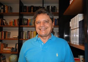 Os fuzis e as narrativas